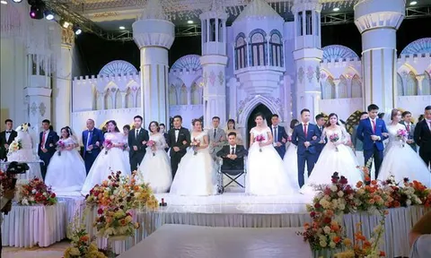 Xúc động Lễ cưới tập thể của 19 cặp đôi công nhân